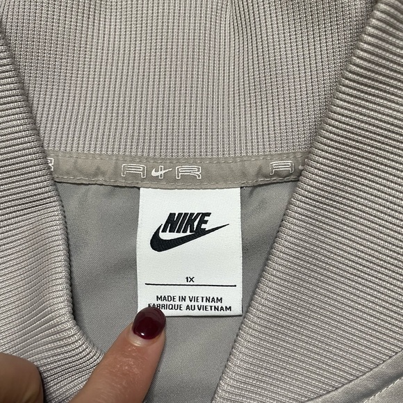 Nike Women's Light Gray Bomber Jacket - Picture 4 of 11